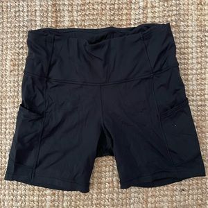 Fast and free black lululemon shorts